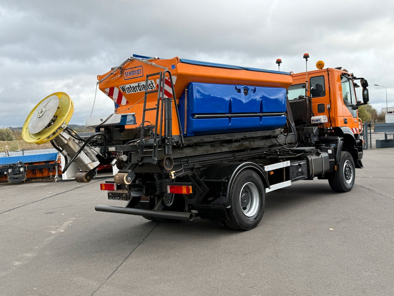Iveco Trakker 330 EEV Winterdienst Abroll - شاحنة ذات الخطاف: صور 4 Iveco Trakker 330 EEV Winterdienst Abroll - شاحنة ذات الخطاف: صور 4