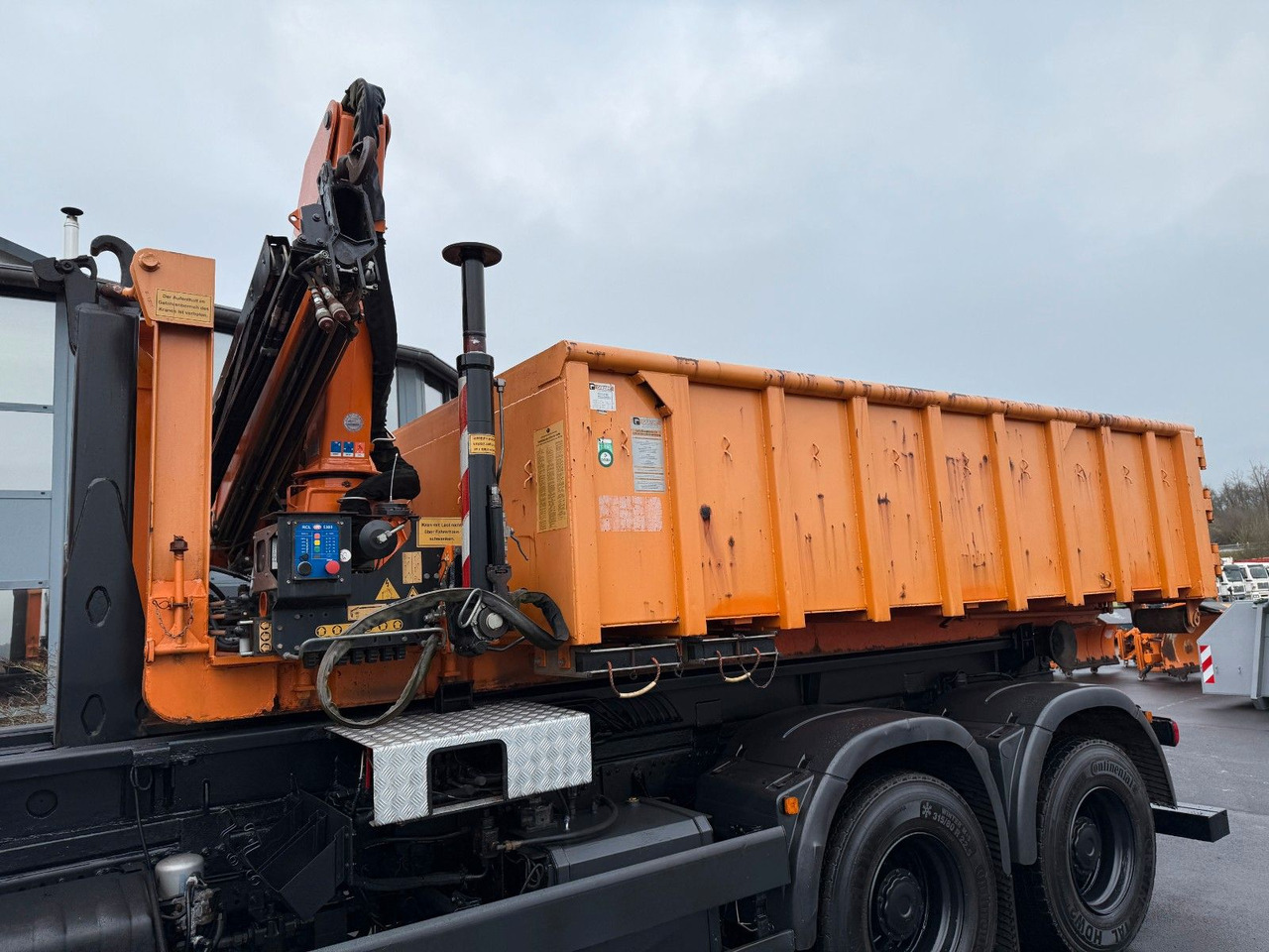 MAN TGS 33.400 6x6 Blattfederung Original 120500 km - شاحنة ذات الخطاف: صور 5 MAN TGS 33.400 6x6 Blattfederung Original 120500 km - شاحنة ذات الخطاف: صور 5