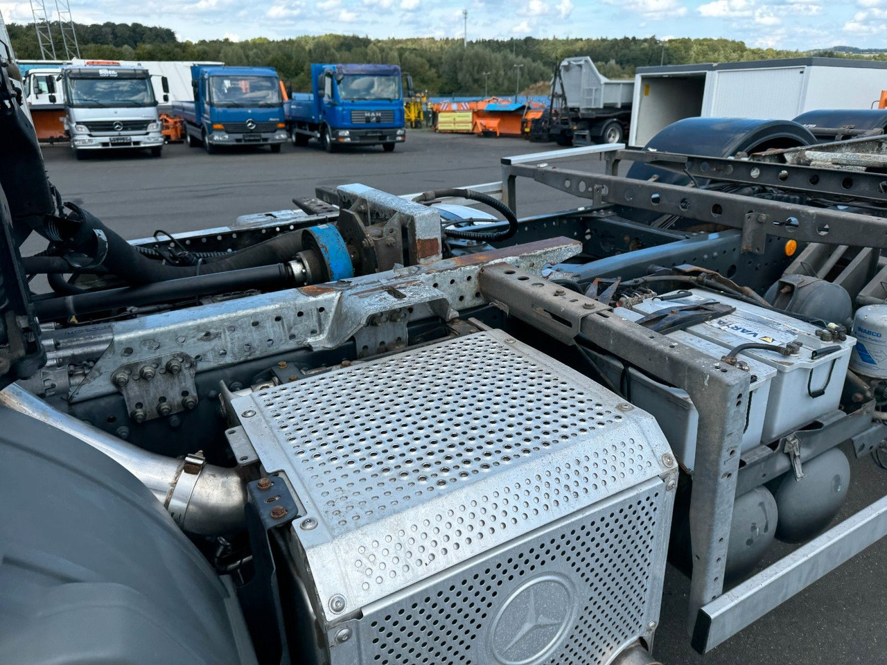 Mercedes-Benz Actros 2532 6x2 Fahrgestell Liftachse Lenkachse Mercedes-Benz Actros 2532 6x2 Fahrgestell Liftachse Lenkachse - الشاسيه شاحنة: صور 4 Mercedes-Benz Actros 2532 6x2 Fahrgestell Liftachse Lenkachse Mercedes-Benz Actros 2532 6x2 Fahrgestell Liftachse Lenkachse - الشاسيه شاحنة: صور 4