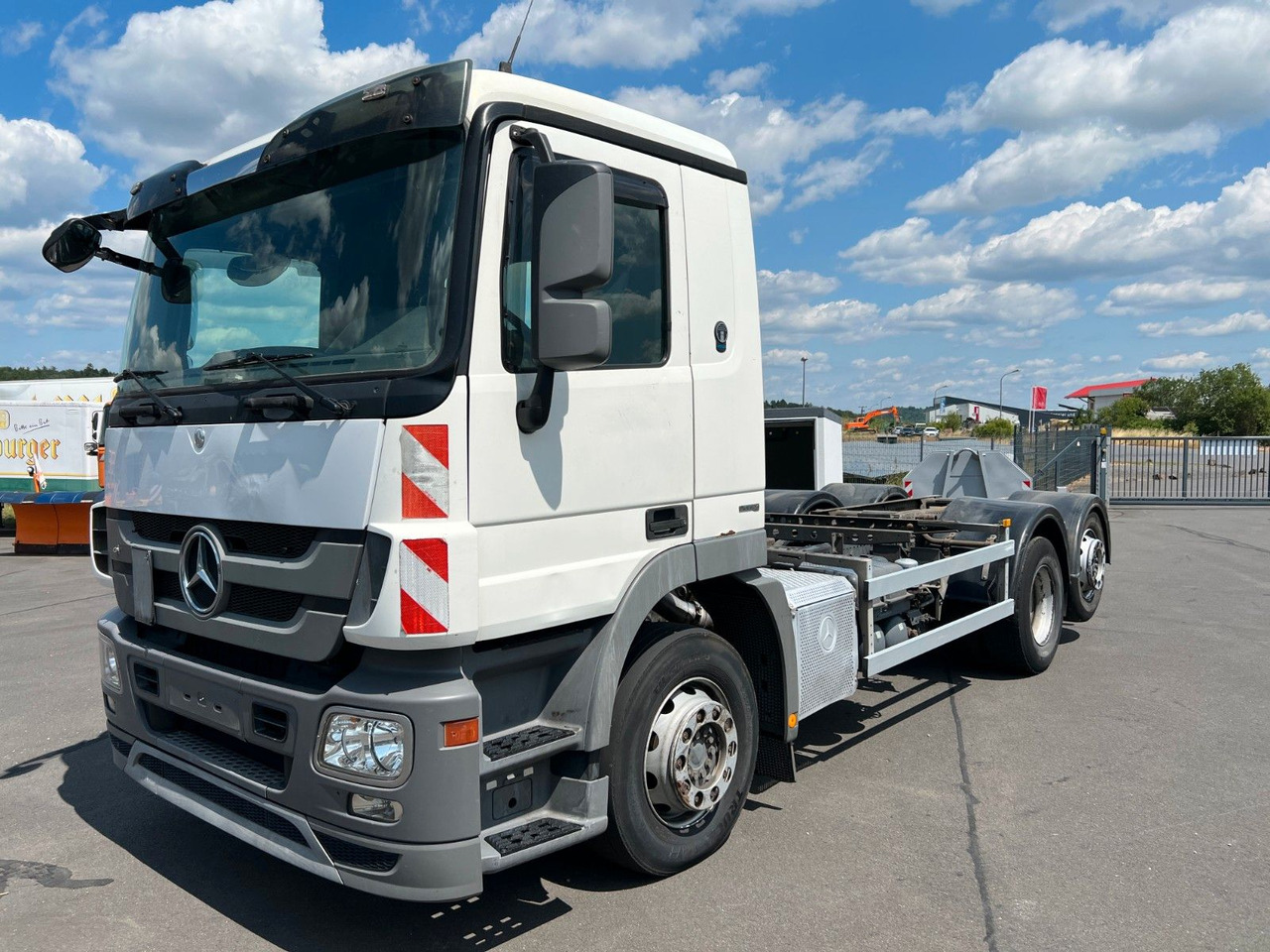 Mercedes-Benz Actros 2532 6x2 MP 3 Lenkachse /Liftachse / Mercedes-Benz Actros 2532 6x2 MP 3 Lenkachse /Liftachse / - الشاسيه شاحنة: صور 1 Mercedes-Benz Actros 2532 6x2 MP 3 Lenkachse /Liftachse / Mercedes-Benz Actros 2532 6x2 MP 3 Lenkachse /Liftachse / - الشاسيه شاحنة: صور 1