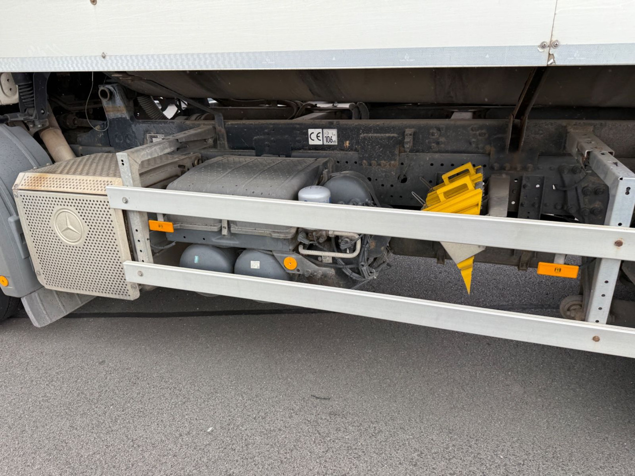 Mercedes-Benz Actros MP3 2532 6x2 Faun Rotorpress 521 - شاحنة القمامة: صور 5 Mercedes-Benz Actros MP3 2532 6x2 Faun Rotorpress 521 - شاحنة القمامة: صور 5