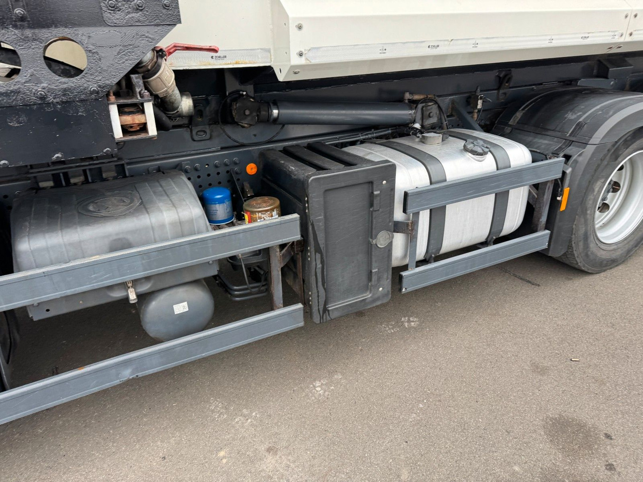 Mercedes-Benz Antos 2533 6x2 Seitenlader Euro 6 Mercedes-Benz Antos 2533 6x2 Seitenlader Euro 6 - شاحنة القمامة: صور 3 Mercedes-Benz Antos 2533 6x2 Seitenlader Euro 6 Mercedes-Benz Antos 2533 6x2 Seitenlader Euro 6 - شاحنة القمامة: صور 3