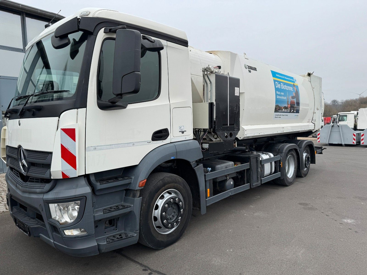 Mercedes-Benz Antos 2533 6x2 Seitenlader Euro 6 Mercedes-Benz Antos 2533 6x2 Seitenlader Euro 6 - شاحنة القمامة: صور 1 Mercedes-Benz Antos 2533 6x2 Seitenlader Euro 6 Mercedes-Benz Antos 2533 6x2 Seitenlader Euro 6 - شاحنة القمامة: صور 1