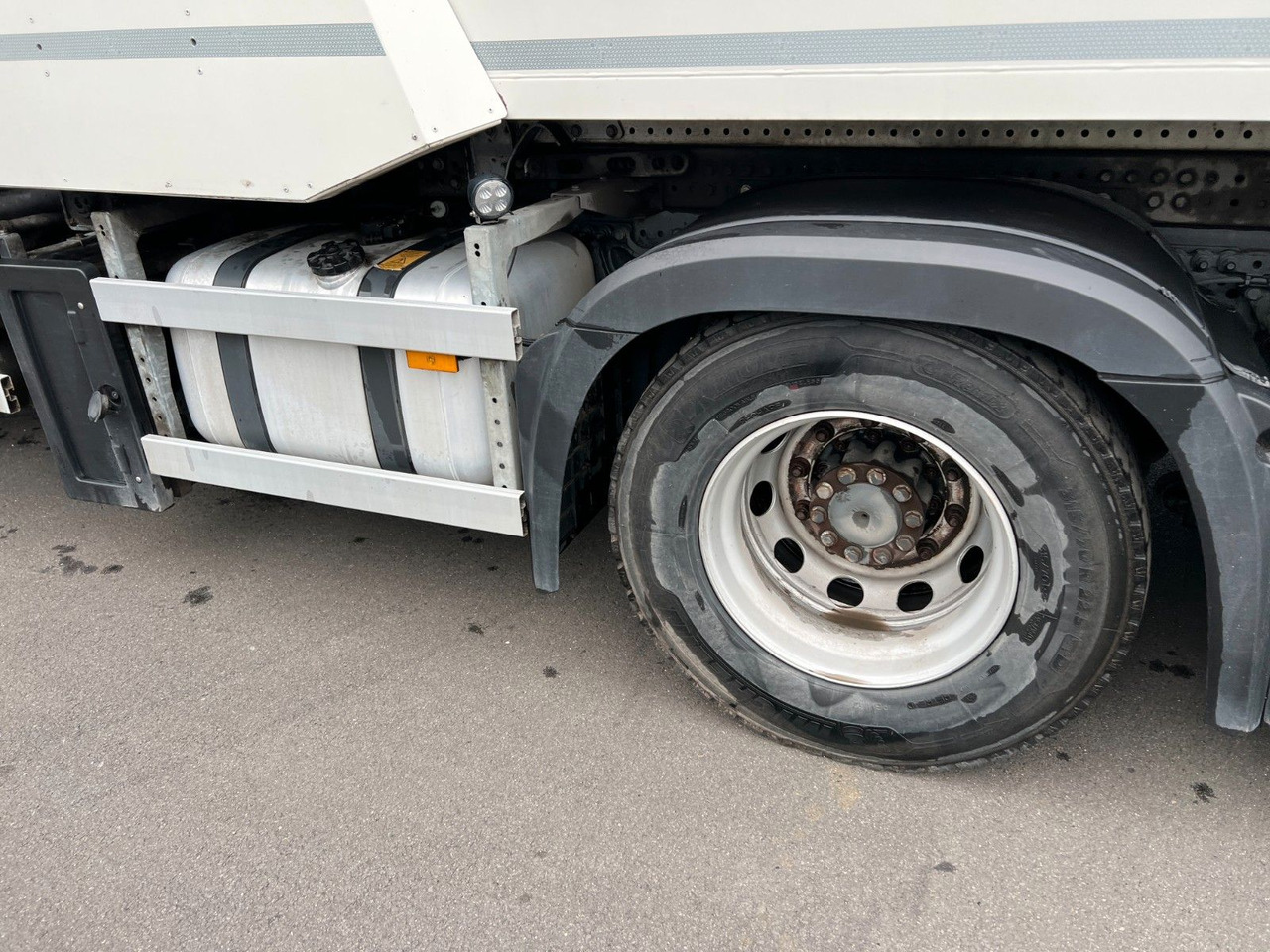 Mercedes-Benz Antos 2533 6x2 Seitenlader Faun Sidepress Mercedes-Benz Antos 2533 6x2 Seitenlader Faun Sidepress - شاحنة القمامة: صور 5 Mercedes-Benz Antos 2533 6x2 Seitenlader Faun Sidepress Mercedes-Benz Antos 2533 6x2 Seitenlader Faun Sidepress - شاحنة القمامة: صور 5