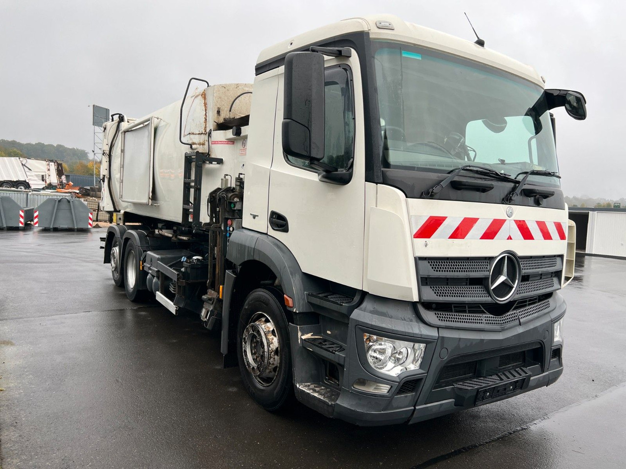 Mercedes-Benz Antos 2533 6x2 Seitenlader Zoeller S LF 22 Mercedes-Benz Antos 2533 6x2 Seitenlader Zoeller S LF 22 - شاحنة القمامة: صور 5 Mercedes-Benz Antos 2533 6x2 Seitenlader Zoeller S LF 22 Mercedes-Benz Antos 2533 6x2 Seitenlader Zoeller S LF 22 - شاحنة القمامة: صور 5