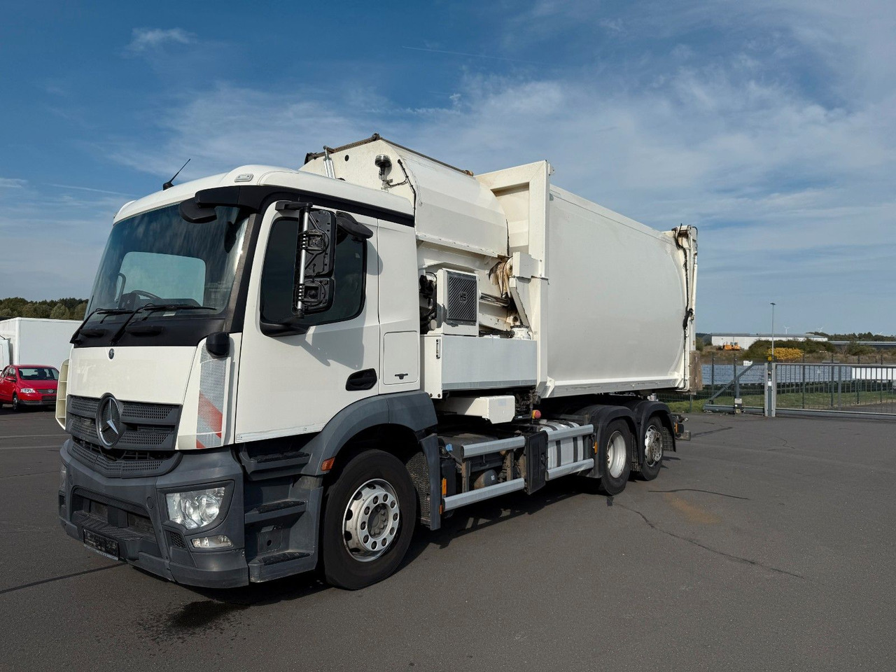 Mercedes-Benz Antos 2533 Seitenlader HS SL- VK- F - شاحنة القمامة: صور 1 Mercedes-Benz Antos 2533 Seitenlader HS SL- VK- F - شاحنة القمامة: صور 1