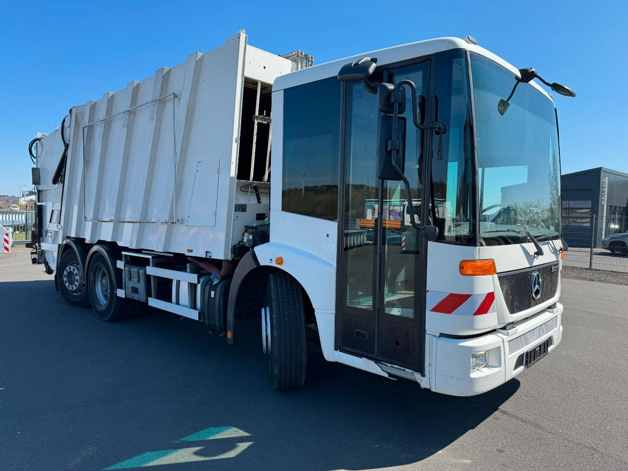 Mercedes-Benz Econic 2633 6x2 Faun Variopress 522 + Zoeller إيجار Mercedes-Benz Econic 2633 6x2 Faun Variopress 522 + Zoeller: صور 10