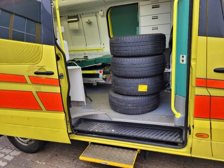 MERCEDES – BENZ SPRINTER 2.2D AMBULANCE (PROFILE) KLIMA 11.2014 EURO 5 - سيارة إسعاف: صور 5 MERCEDES – BENZ SPRINTER 2.2D AMBULANCE (PROFILE) KLIMA 11.2014 EURO 5 - سيارة إسعاف: صور 5