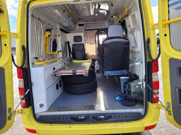 MERCEDES – BENZ SPRINTER AMBULANCE (PROFILE) KLIMA 2.2016 EURO 6 - سيارة إسعاف: صور 4 MERCEDES – BENZ SPRINTER AMBULANCE (PROFILE) KLIMA 2.2016 EURO 6 - سيارة إسعاف: صور 4
