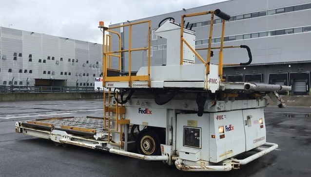 Lower Deck Loader FMC Commander 15 Wide - محملات الحاويات والمنصات النقالة: صور 2 Lower Deck Loader FMC Commander 15 Wide - محملات الحاويات والمنصات النقالة: صور 2