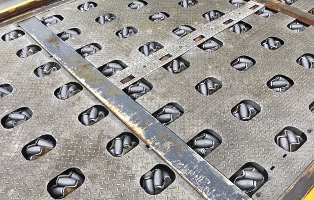 Lower Deck Loader FMC Commander 15 Wide - محملات الحاويات والمنصات النقالة: صور 5 Lower Deck Loader FMC Commander 15 Wide - محملات الحاويات والمنصات النقالة: صور 5