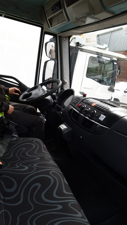 Mallaghan Water truck WSU 3000 on IVECO - معدات الدعم الأرضي: صور 3 Mallaghan Water truck WSU 3000 on IVECO - معدات الدعم الأرضي: صور 3