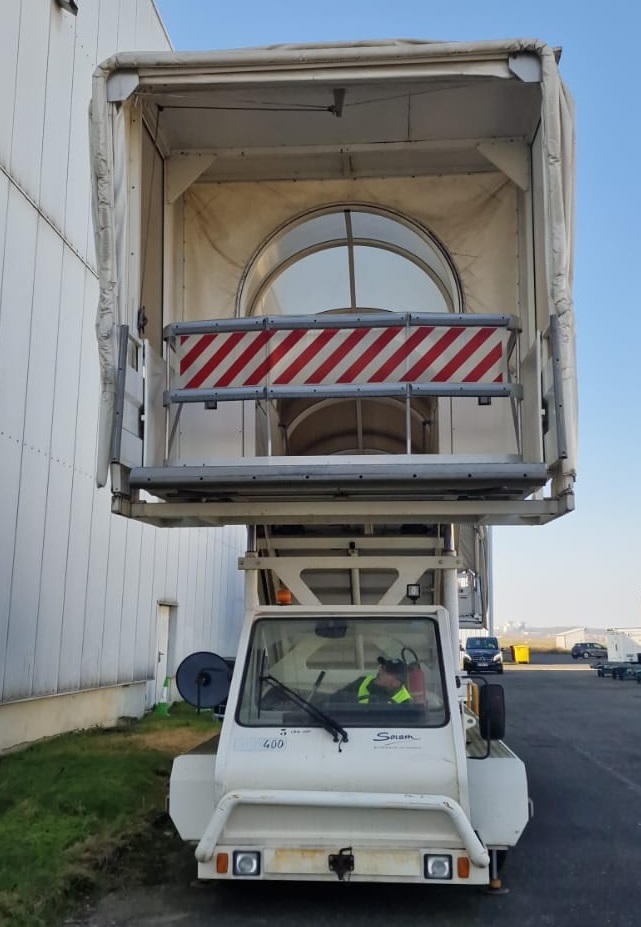 SOVAM Passenger Stairs 1.9 SPS - سلالم الطائرة: صور 2 SOVAM Passenger Stairs 1.9 SPS - سلالم الطائرة: صور 2