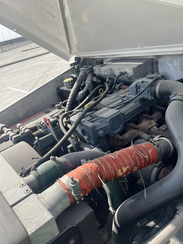 جرارات الطائرات Schopf Rofan ZDi Diesel Tractor 8Tons: صور 6 جرارات الطائرات Schopf Rofan ZDi Diesel Tractor 8Tons: صور 6