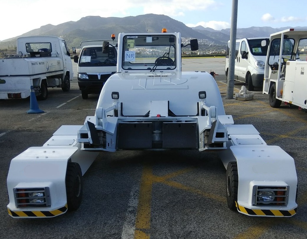 TLD Towbarless Pushback TPX 100 E - جرارات الطائرات: صور 3 TLD Towbarless Pushback TPX 100 E - جرارات الطائرات: صور 3