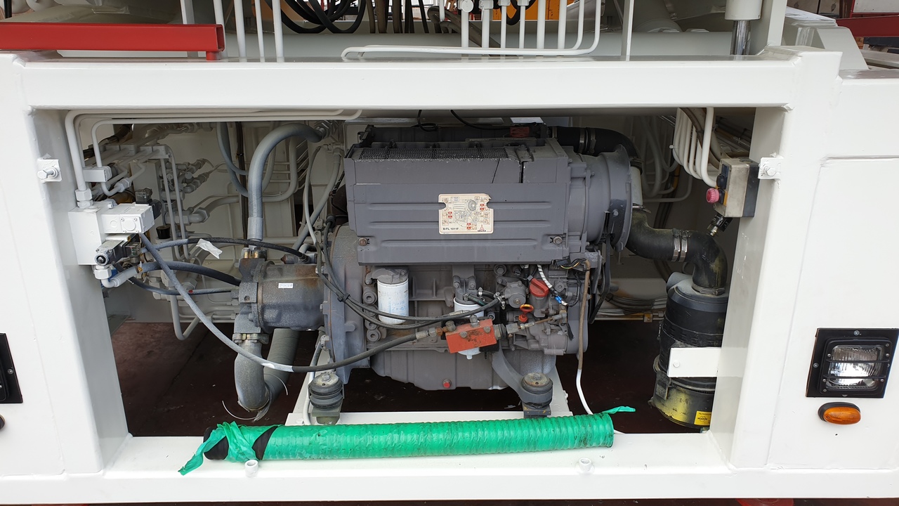 Loader Universal Trepel 70U - محملات الحاويات والمنصات النقالة: صور 3 Loader Universal Trepel 70U - محملات الحاويات والمنصات النقالة: صور 3