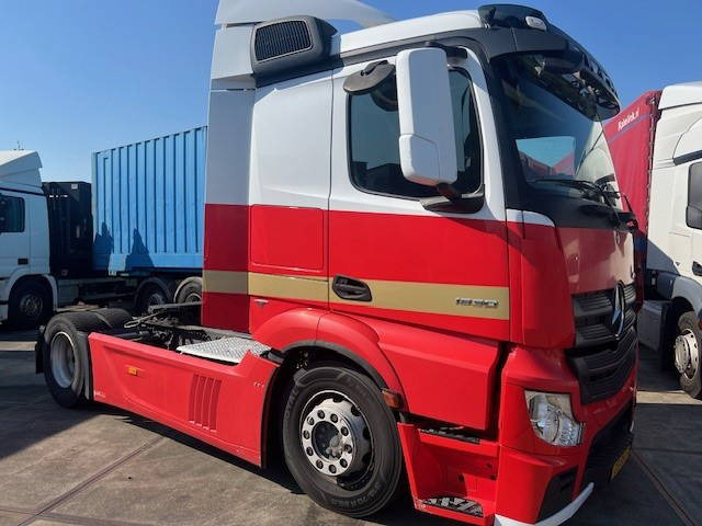 Mercedes-Benz Actros 1830 Actros 1830 LS - شاحنة جرار: صور 2 Mercedes-Benz Actros 1830 Actros 1830 LS - شاحنة جرار: صور 2