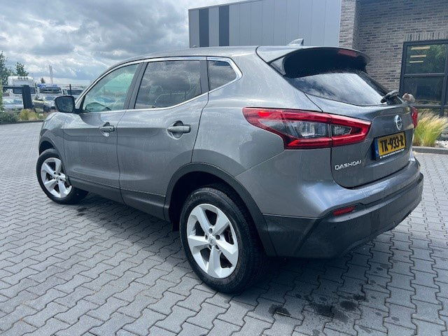 Nissan Qashqai 1.2 - سيارة دفع رباعي: صور 3 Nissan Qashqai 1.2 - سيارة دفع رباعي: صور 3