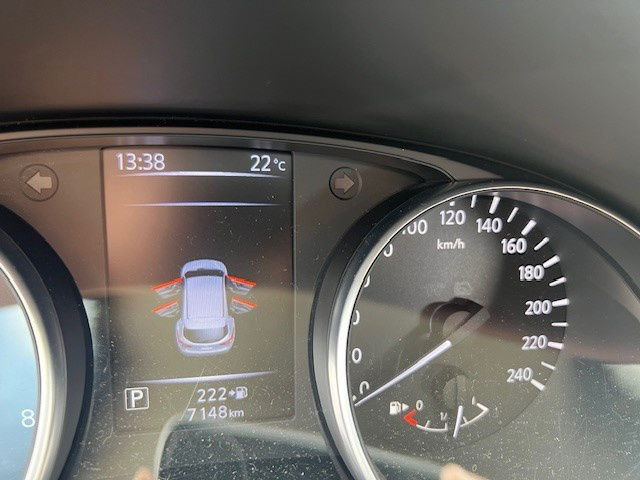 Nissan Qashqai 1.2 - سيارة دفع رباعي: صور 5 Nissan Qashqai 1.2 - سيارة دفع رباعي: صور 5
