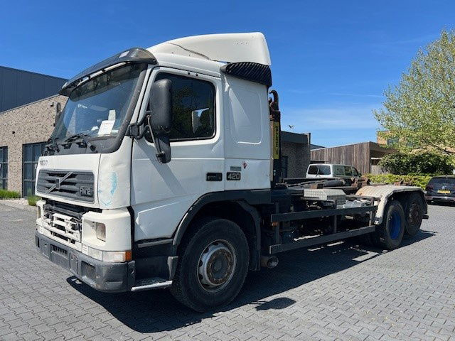 Volvo FM 12.420 FM12.420 6x2 - شاحنات الحاويات / جسم علوي قابل للتغيير شاحنة: صور 1 Volvo FM 12.420 FM12.420 6x2 - شاحنات الحاويات / جسم علوي قابل للتغيير شاحنة: صور 1