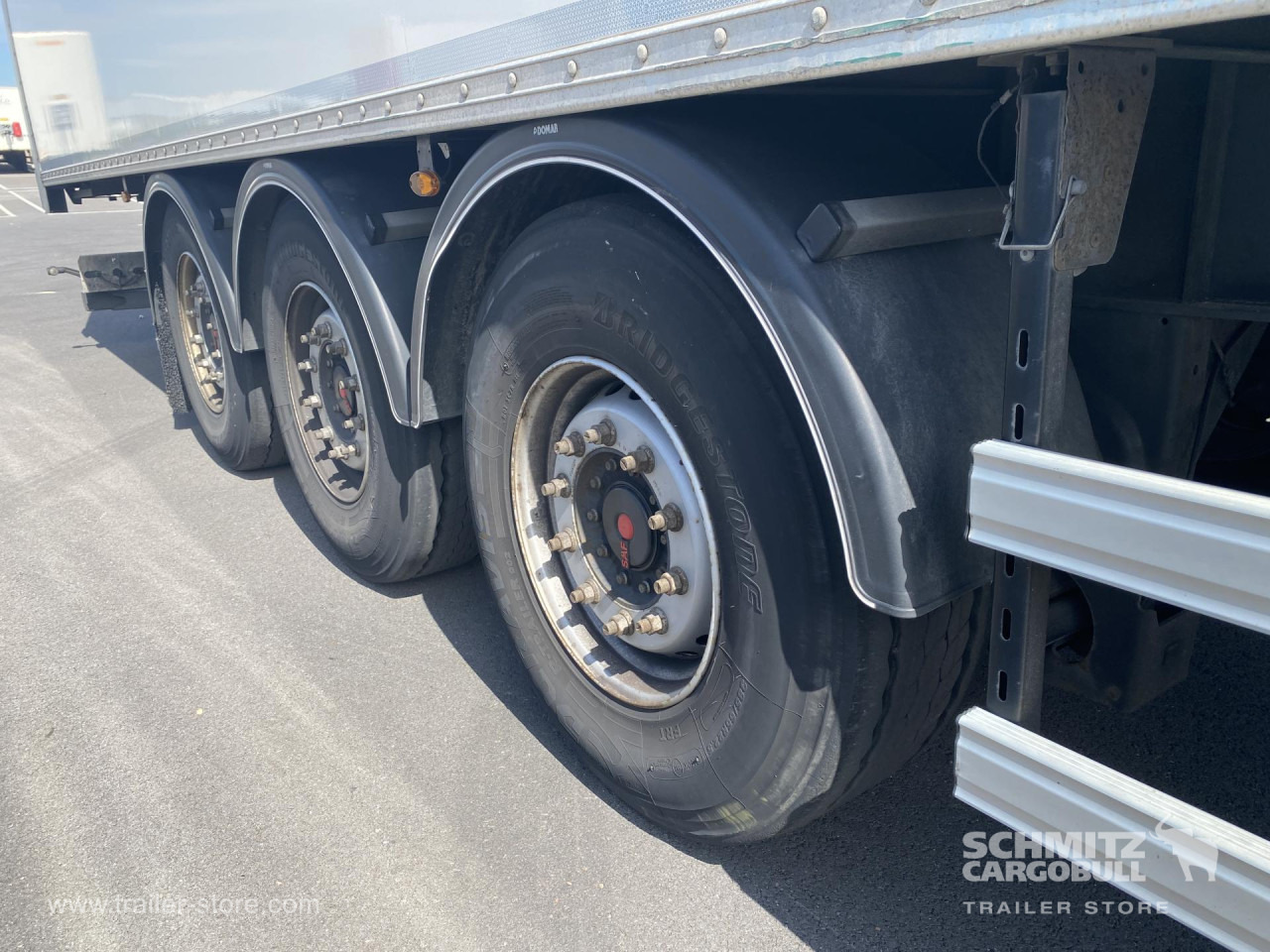 FRUEHAUF Dryfreight Standard Roller shutter door - بصندوق مغلق نصف مقطورة: صور 3 FRUEHAUF Dryfreight Standard Roller shutter door - بصندوق مغلق نصف مقطورة: صور 3