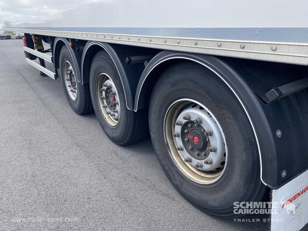 FRUEHAUF Dryfreight Standard - بصندوق مغلق نصف مقطورة: صور 2 FRUEHAUF Dryfreight Standard - بصندوق مغلق نصف مقطورة: صور 2