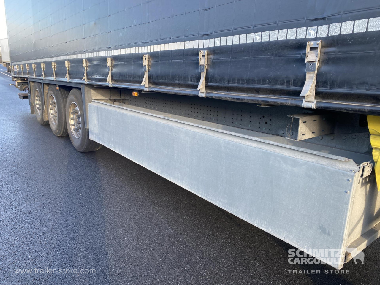 SCHMITZ Curtainsider Standard Taillift - الخيمة نصف مقطورة: صور 4 SCHMITZ Curtainsider Standard Taillift - الخيمة نصف مقطورة: صور 4