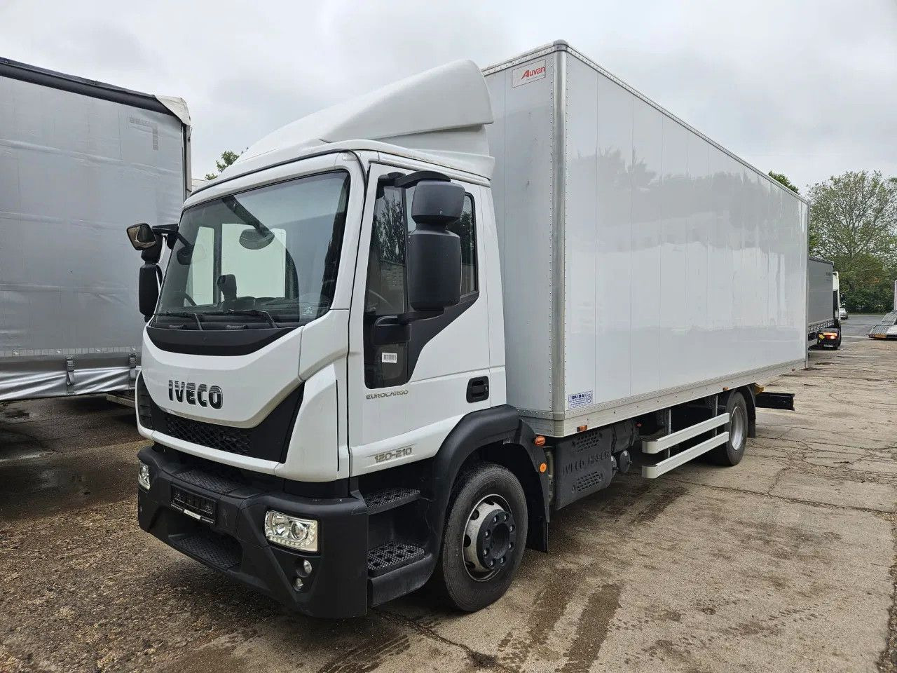 Iveco EuroCargo 120 - 210 BOX 12t Only 7554 km - بصندوق مغلق شاحنة: صور 1 Iveco EuroCargo 120 - 210 BOX 12t Only 7554 km - بصندوق مغلق شاحنة: صور 1