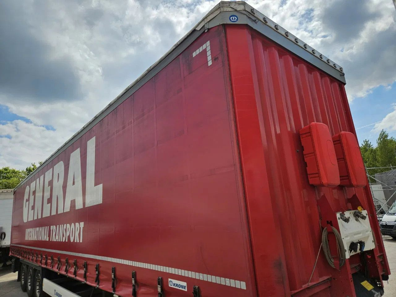 Krone SD XL Code, Lifting Axle A - الخيمة نصف مقطورة: صور 2 Krone SD XL Code, Lifting Axle A - الخيمة نصف مقطورة: صور 2