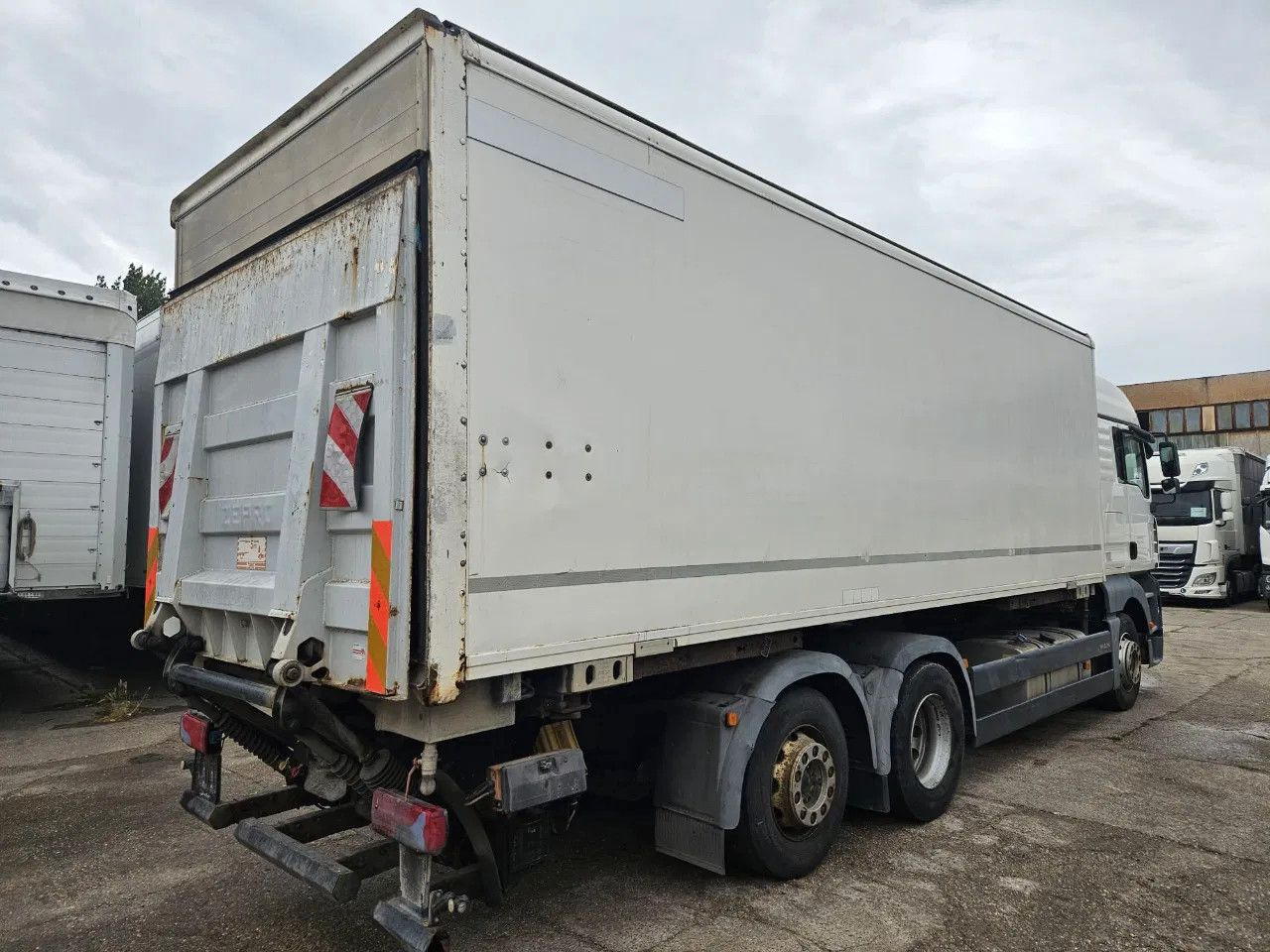MAN TGA 26.400 BDF Tail Lift Euro5, New Smart2 Tacho - شاحنات الحاويات / جسم علوي قابل للتغيير شاحنة: صور 3 MAN TGA 26.400 BDF Tail Lift Euro5, New Smart2 Tacho - شاحنات الحاويات / جسم علوي قابل للتغيير شاحنة: صور 3