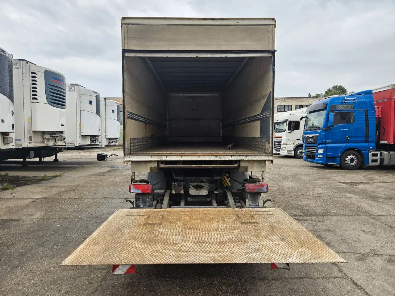 MAN TGA 26.400 BDF Tail Lift Euro5, New Smart2 Tacho - شاحنات الحاويات / جسم علوي قابل للتغيير شاحنة: صور 5 MAN TGA 26.400 BDF Tail Lift Euro5, New Smart2 Tacho - شاحنات الحاويات / جسم علوي قابل للتغيير شاحنة: صور 5