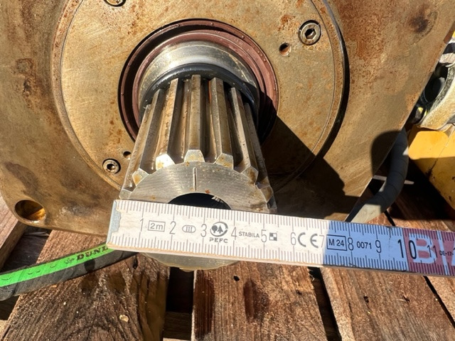 CATERPILLAR - مضخة هيدروليكية - حفارات زحافة: صور 4 CATERPILLAR - مضخة هيدروليكية - حفارات زحافة: صور 4