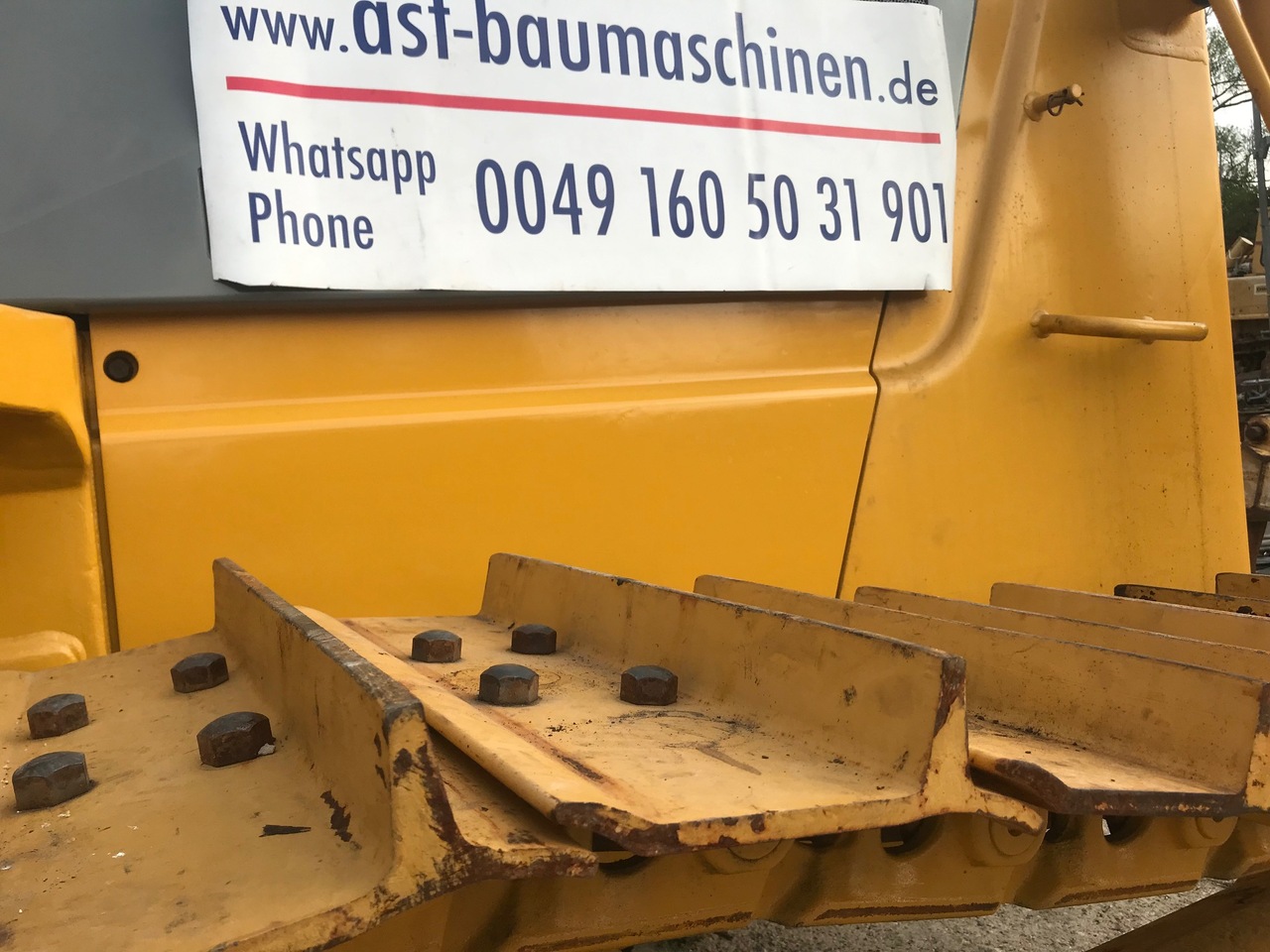 KOMATSU D65EX-12 mit Ripperventil - بلدوزر: صور 2 KOMATSU D65EX-12 mit Ripperventil - بلدوزر: صور 2