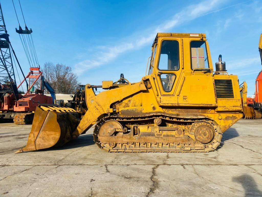 CAT 943 LGP - اللودر المجنزر: صور 1 CAT 943 LGP - اللودر المجنزر: صور 1