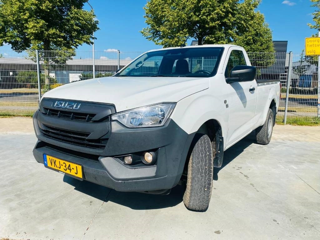 Isuzu D-Max Socage - سيارة: صور 1 Isuzu D-Max Socage - سيارة: صور 1