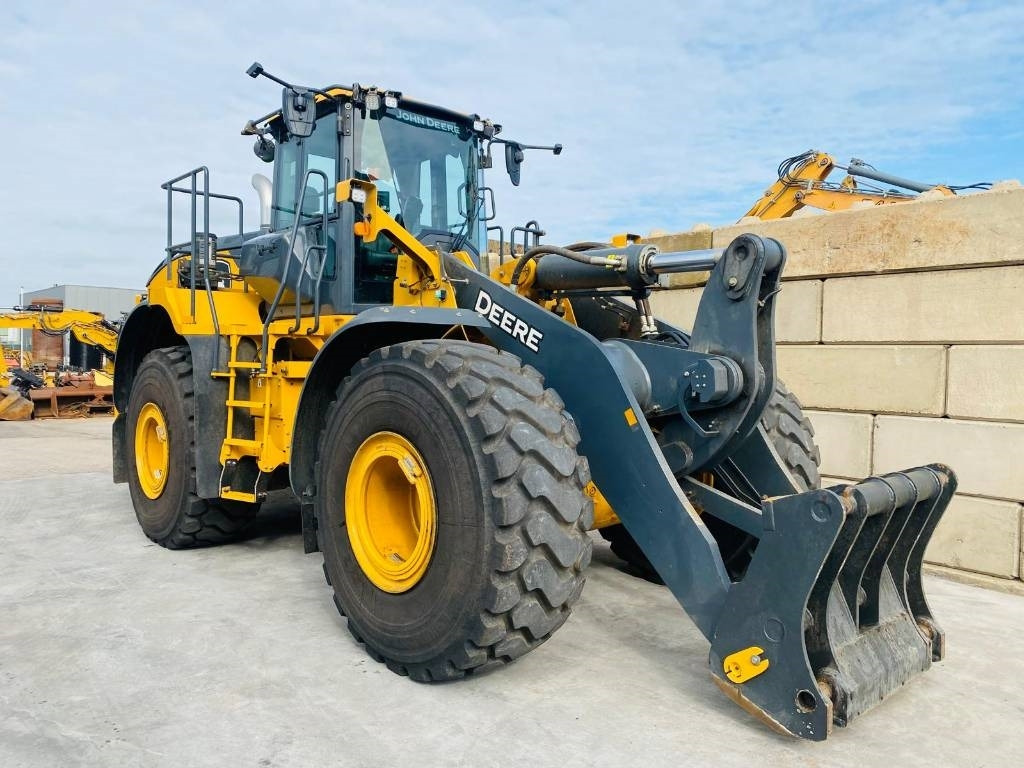 John Deere 824p - اللودر بعجل: صور 4 John Deere 824p - اللودر بعجل: صور 4