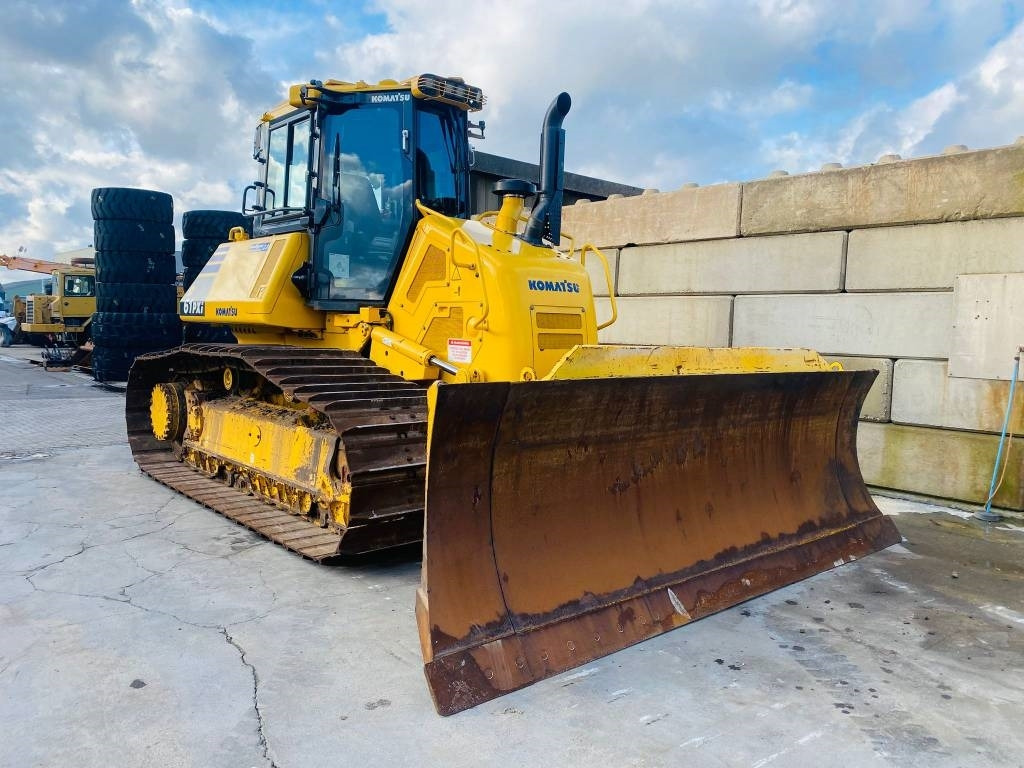 بلدوزر Komatsu D 61 PXi-24: صور 6 بلدوزر Komatsu D 61 PXi-24: صور 6