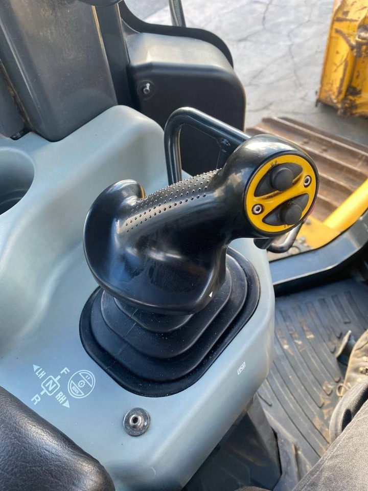 بلدوزر Komatsu D 61 PXi-24: صور 9 بلدوزر Komatsu D 61 PXi-24: صور 9