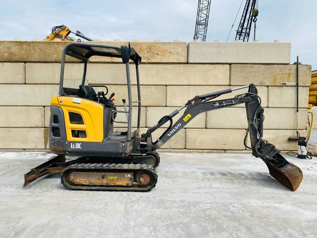 Volvo EC 18 C - حفارة مصغرة: صور 2 Volvo EC 18 C - حفارة مصغرة: صور 2