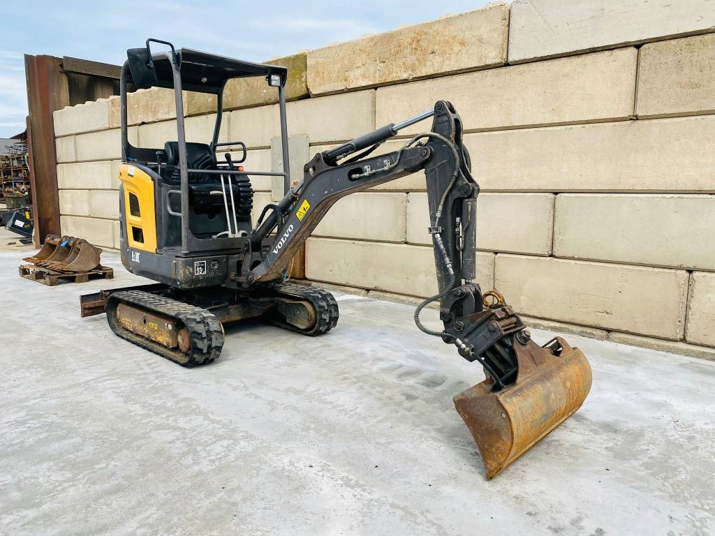 Volvo EC 18 C - حفارة مصغرة: صور 5 Volvo EC 18 C - حفارة مصغرة: صور 5