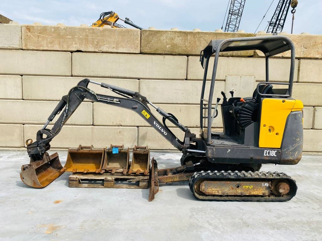 Volvo EC 18 C - حفارة مصغرة: صور 1 Volvo EC 18 C - حفارة مصغرة: صور 1