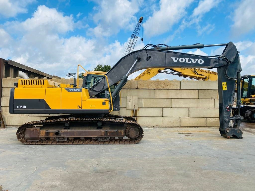 Volvo EC 250 D N L - حفارات زحافة: صور 2 Volvo EC 250 D N L - حفارات زحافة: صور 2