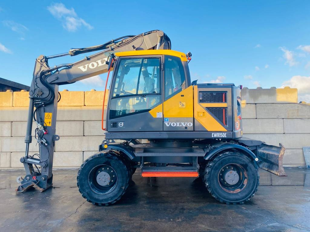 Volvo EWR 150 E - حفارة على عجلات: صور 1 Volvo EWR 150 E - حفارة على عجلات: صور 1