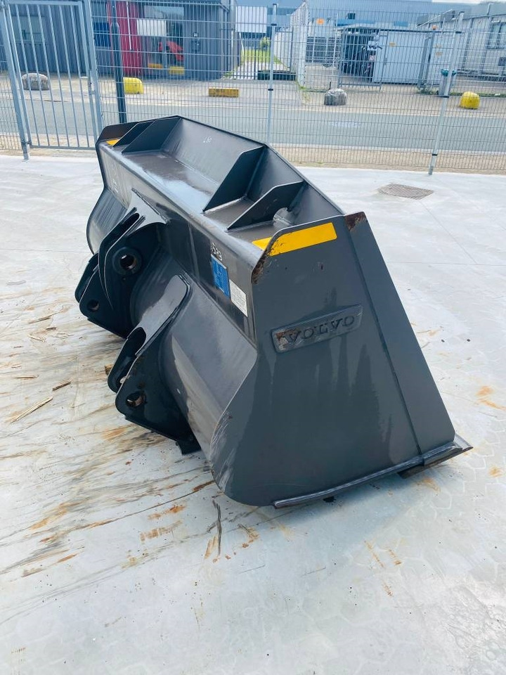 Volvo L 60 - بكت - آلات البناء: صور 2 Volvo L 60 - بكت - آلات البناء: صور 2