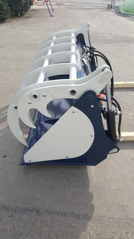 Greifschaufel 1,4 -2,2 Euro Frontlader Schlepper Krokodilschaufel - بكت شيول: صور 4 Greifschaufel 1,4 -2,2 Euro Frontlader Schlepper Krokodilschaufel - بكت شيول: صور 4