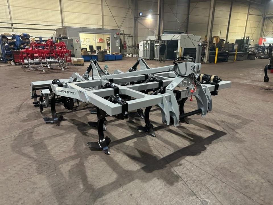 Grubber Pluton Flügelschargrubber Tiefengrubber Bodenbearbeitung - مسلفة: صور 2 Grubber Pluton Flügelschargrubber Tiefengrubber Bodenbearbeitung - مسلفة: صور 2