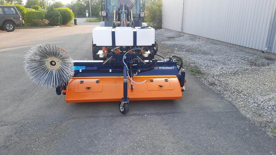Kehrmaschine 1,2 1,5, 1,8m 2,3m Schlepper Radlader Teleskoplader - مكنسة: صور 5 Kehrmaschine 1,2 1,5, 1,8m 2,3m Schlepper Radlader Teleskoplader - مكنسة: صور 5