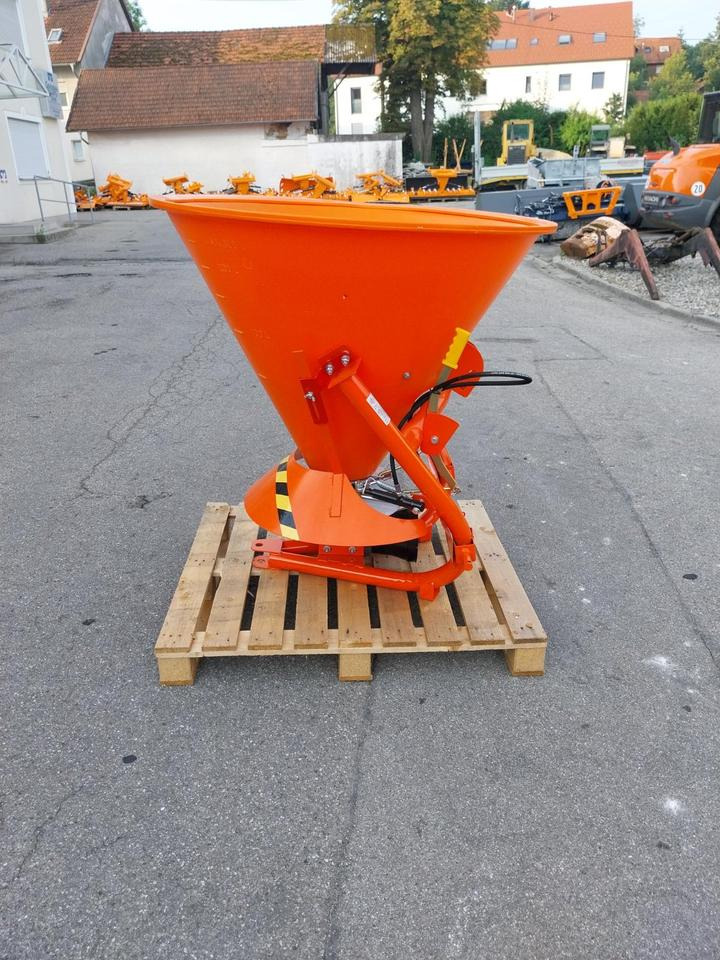 Salzstreuer 200l-500l Sand Splitt Schlepper Traktor Winterdienst - الرمال مفرشة: صور 1 Salzstreuer 200l-500l Sand Splitt Schlepper Traktor Winterdienst - الرمال مفرشة: صور 1