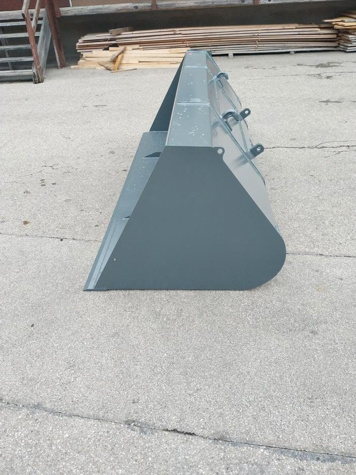 Schaufel 2,4m Euro Volumen Schlepper Frontladerschaufel Fendt - بكت شيول: صور 5 Schaufel 2,4m Euro Volumen Schlepper Frontladerschaufel Fendt - بكت شيول: صور 5