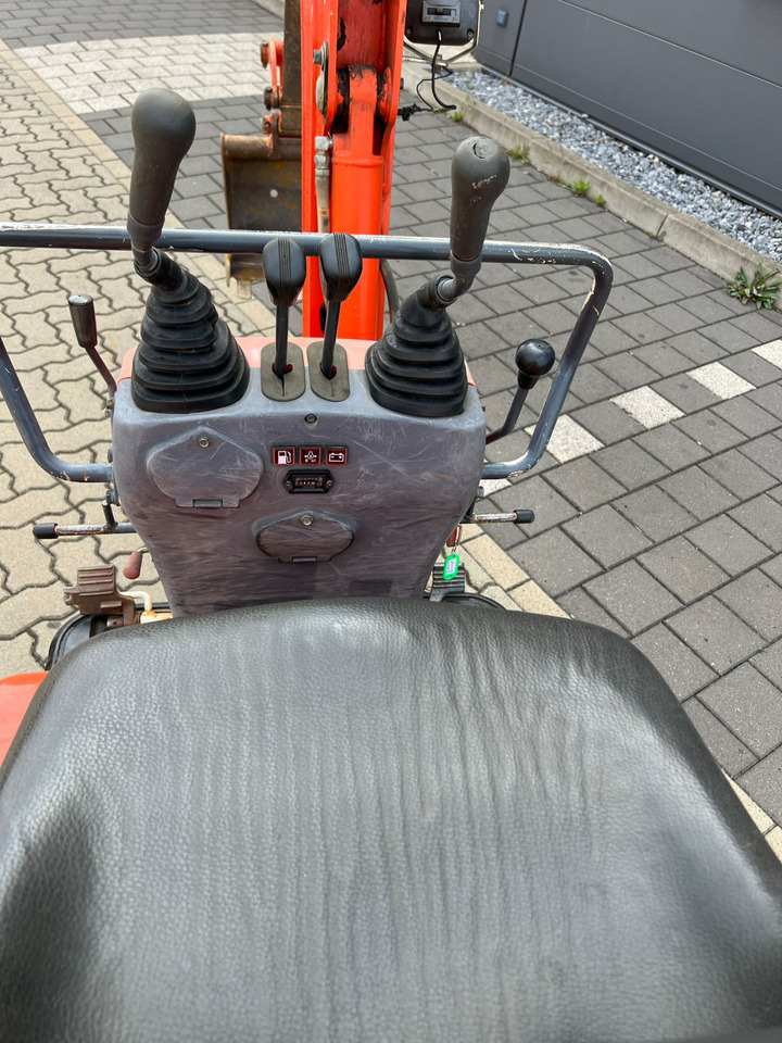 KUBOTA Minibagger U 10 - 3 Minibagger Kurzheck - حفارة مصغرة: صور 5 KUBOTA Minibagger U 10 - 3 Minibagger Kurzheck - حفارة مصغرة: صور 5
